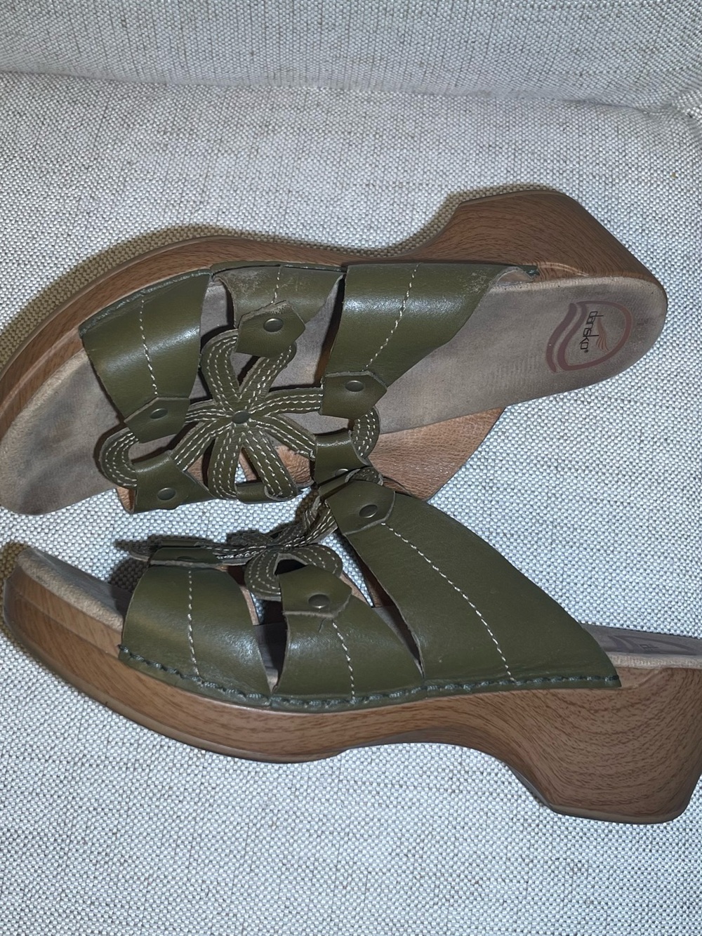 Dansko Olive Serena Green Leather Floral Cutout Slide Sandals size 11.5